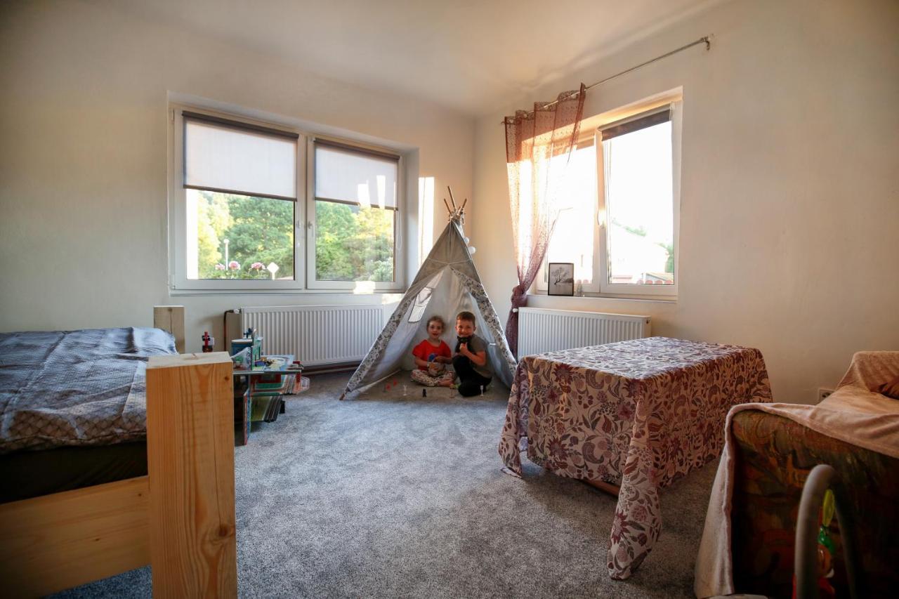 Apartman Devade Se Dvema Loznicemi A Wifi Pripojenim Trutnov Buitenkant foto
